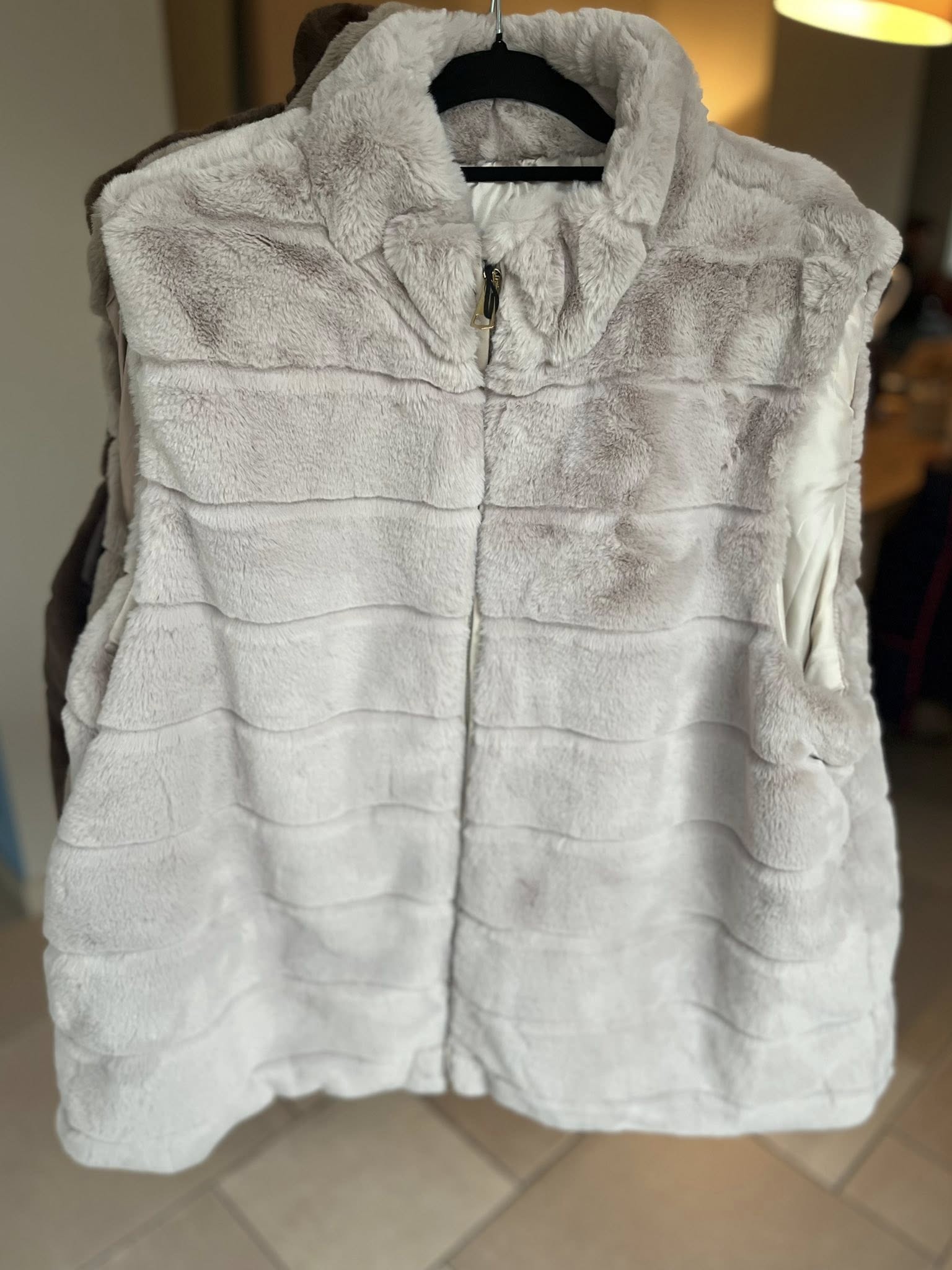 Veste en fourrure sans manche